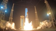 İran aynı anda üç uyduyu başarıyla uzaya fırlattı