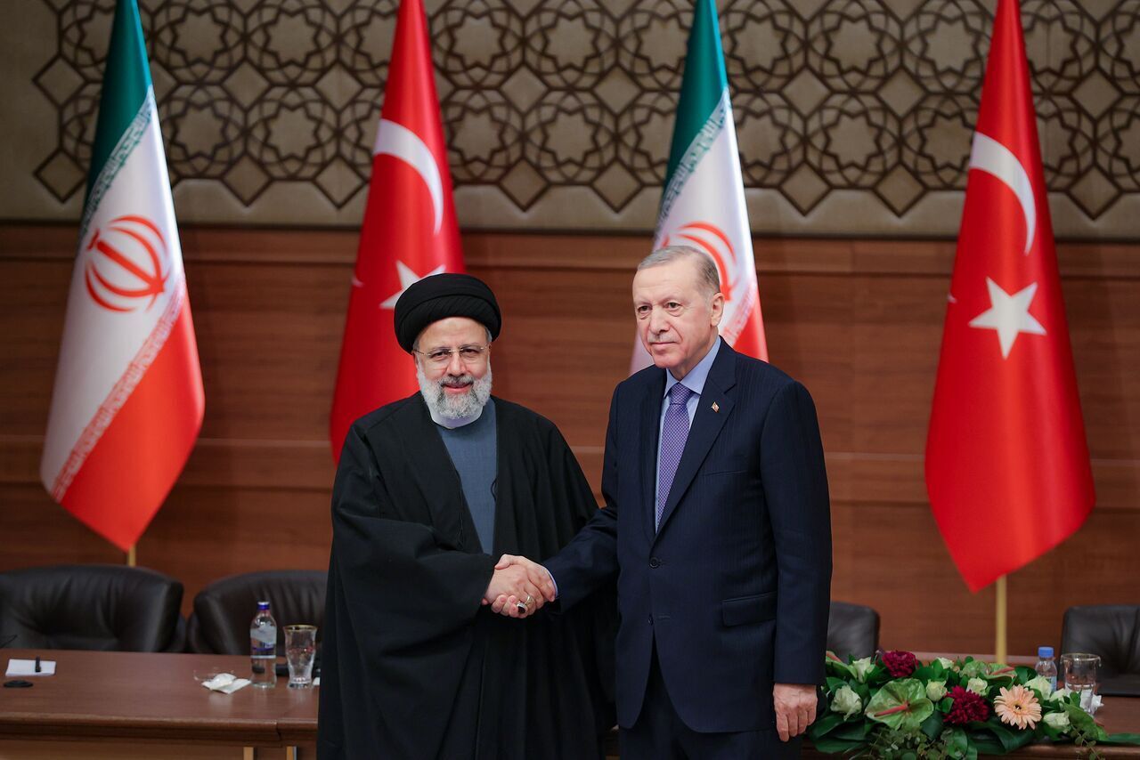 رئيسا إيران وتركيا يتفقان على إنشاء منطقة تجارة حرة