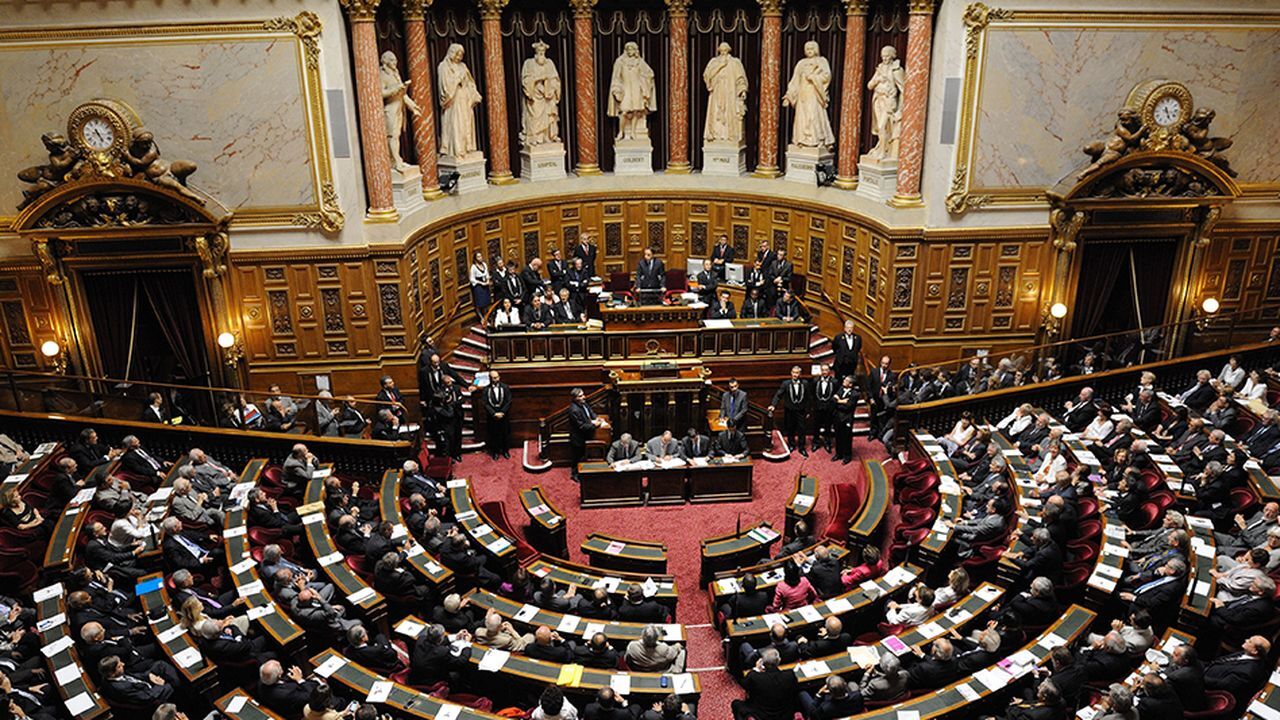 Parlement français : 300 euros d’augmentation des frais des députés qui touchent un salaire de 6.000 euros