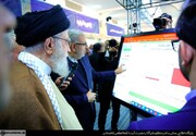 Ayetullah Hamaney İran'ın Üretim Yeteneklerinin Sergilendiği Fuarı Ziyaret Etti
