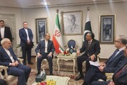 Ministro de Relaciones Exteriores de Irán es recibido por su homólogo paquistaní en Islamabad