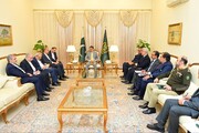 رئيس وزراء باكستان : نلتزم بتعزيز اواصرنا الاخوية مع ايران