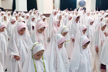 امام جمعه پردیس: دختران در جشن تکلیف مسائل شرعی را آموزش می‌بینند