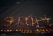 Paris outragé ! Paris brisé ! : la capitale de la France bloquée par les agriculteurs en colère