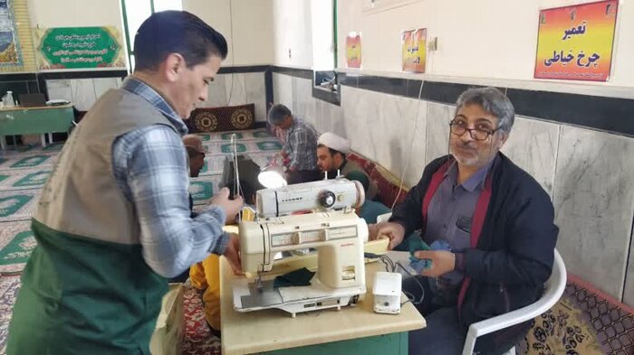 جهادگران گنبدی لوازم خانه روستاییان محروم را رایگان تعمیر می‌کنند