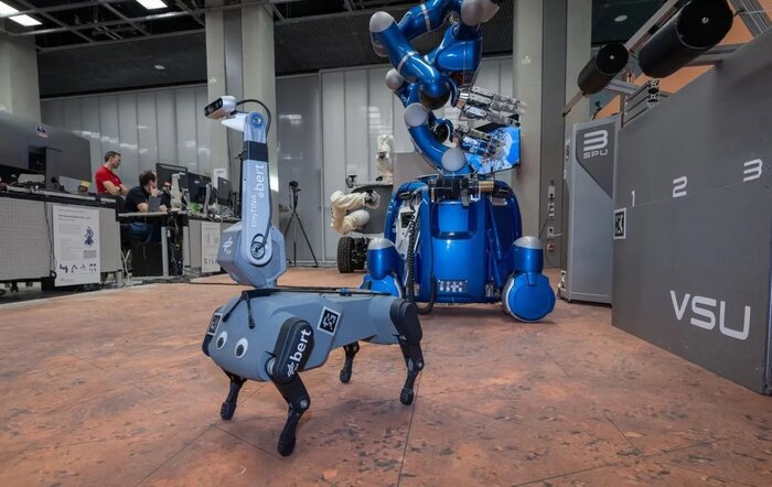 تله‌رباتیک؛ کنترل ربات چهارپا از فضا