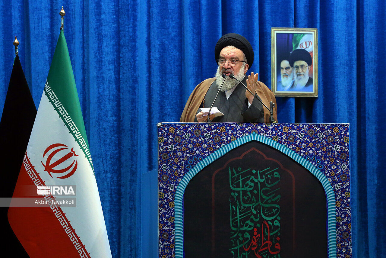 خطيب جمعة طهران : ايران الاسلامية الدولة الاكثر استقلالا في العالم