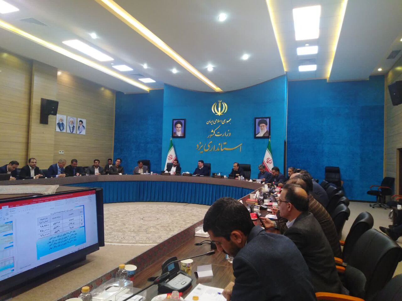 استاندار یزد بر نظارت مستمر بر سکوهای تنطیم بازار تاکید کرد