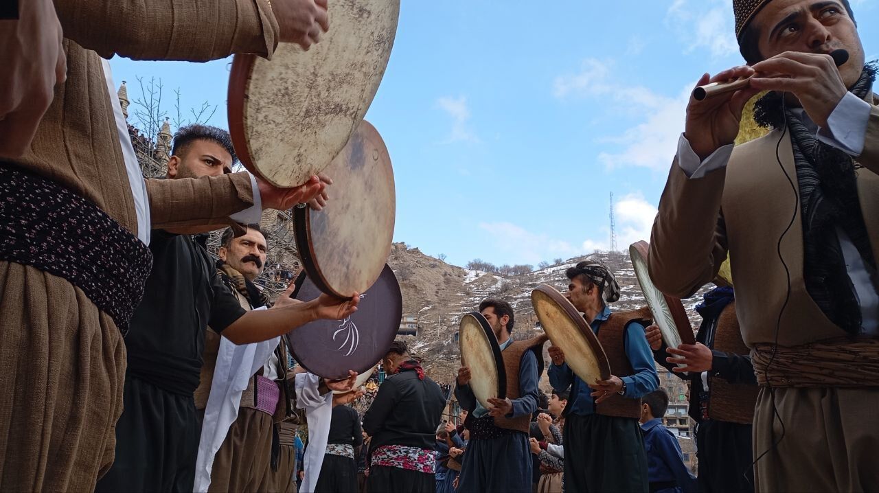 مراسم سنتی پیرشالیار در هورامان تخت برگزار شد