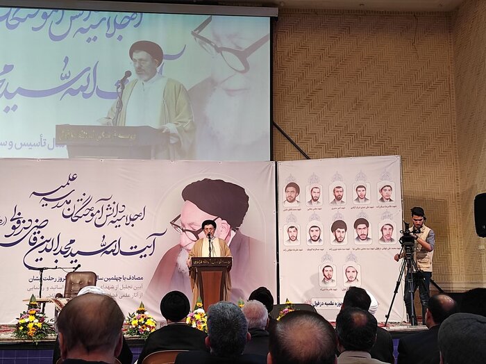 دبیر شورای عالی انقلاب فرهنگی: حوزه علمیه خود را با تحولات علمی دنیا بهروز کند