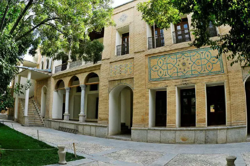 قلعه دزک چهارمحال و بختیاری، گنجینیهای از فرهنگ و هنر