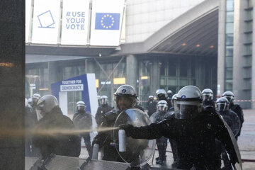 La manifestation des Agriculteurs en colère devant le Parlement européen à Bruxelles