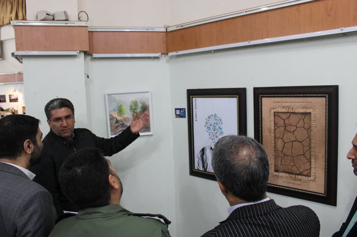 نمایشگاه هنرهای تجسمی فجر در شهرکرد برپا شد