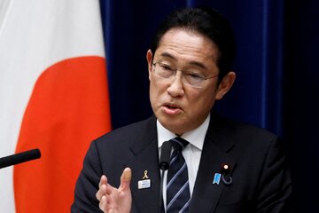 محبوبیت نخست‌وزیر ژاپن به کمترین میزان رسید