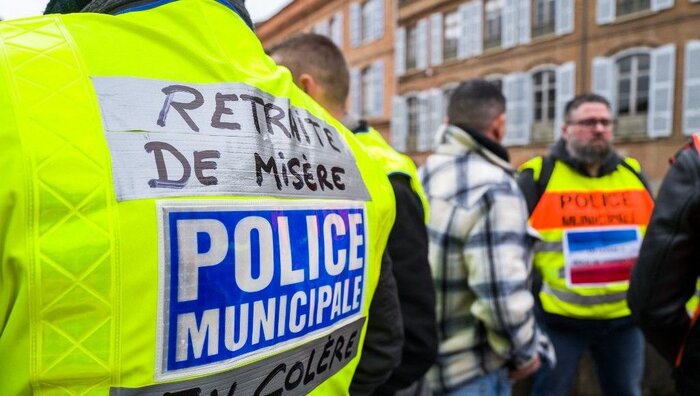 فرانسه صحنه اعتراض‌های چندگانه؛ پلیس و شهروندان همگی در صف تظاهرات