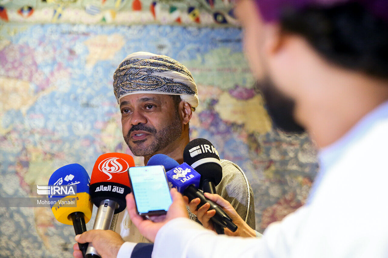 Ministro de Exteriores de Omán: Los ataques de EEUU contra Iraq y Siria complican la situación
