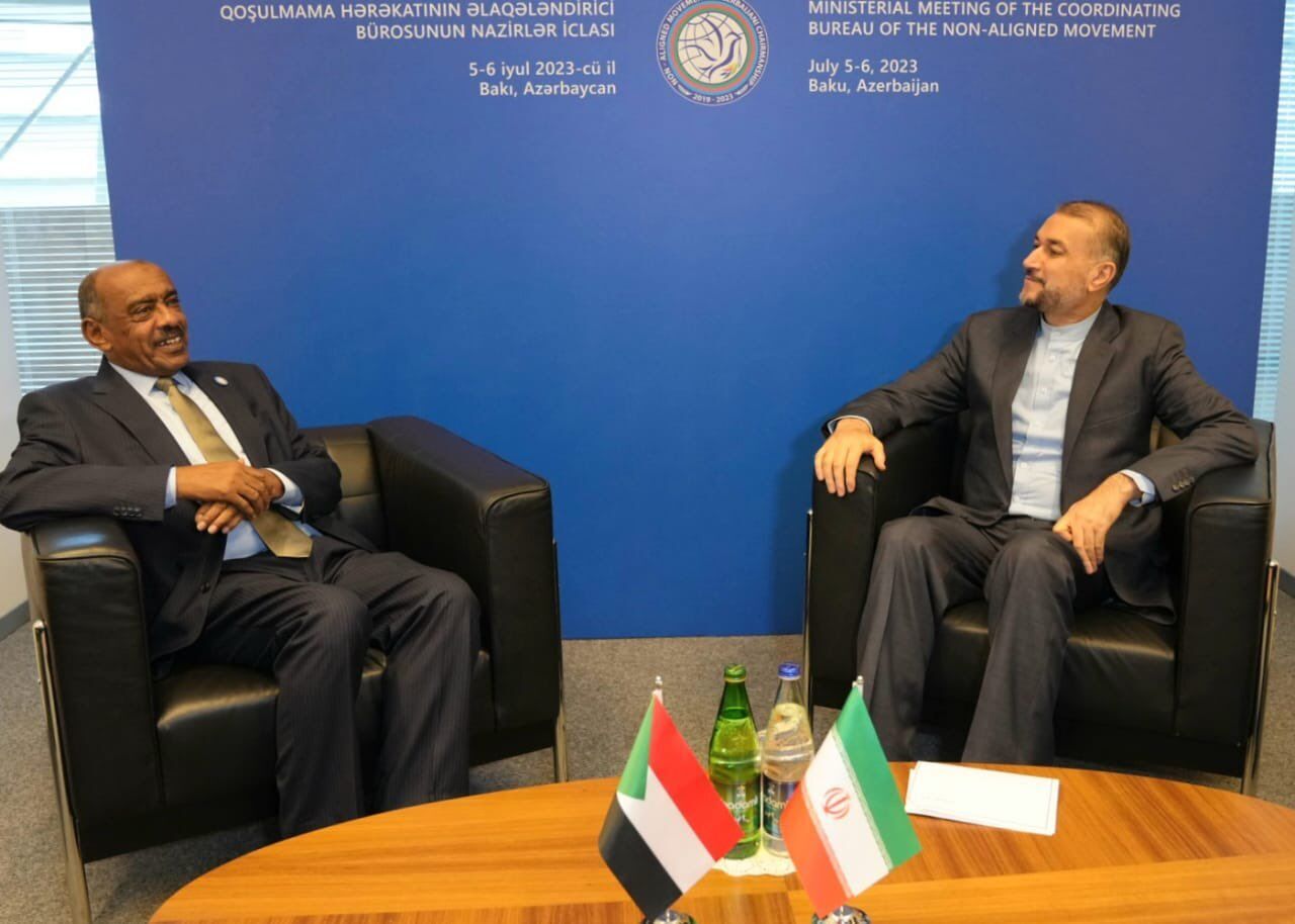 Der Außenminister des Sudan kommt in den Iran
