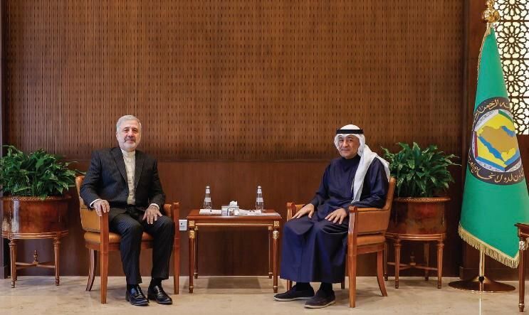 دیدار سفیر ایران در عربستان با دبیرکل شورای همکاری خلیج فارس