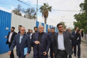 وزیر بهداشت از بخش‌های مختلف بیمارستان گلستان اهواز بازدید کرد