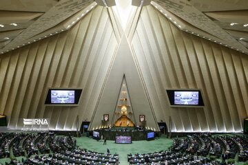 Législatives en Iran : 48 candidats qualifiés en lice pour chaque siège au Parlement