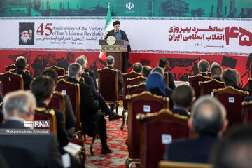 سخنان رییس جمهور در جمع سفرای مقیم ایران به مناسبت گرامیداشت پیروزی انقلاب اسلامی