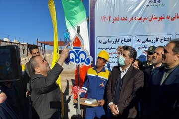 بهره‌برداری از گازرسانی سایت نهضت ملی مسکن در شهرستان سربیشه