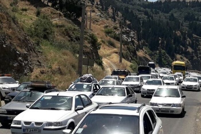 ترافیک در جاده چالوس و آزاد راه تهران شمال سنگین است