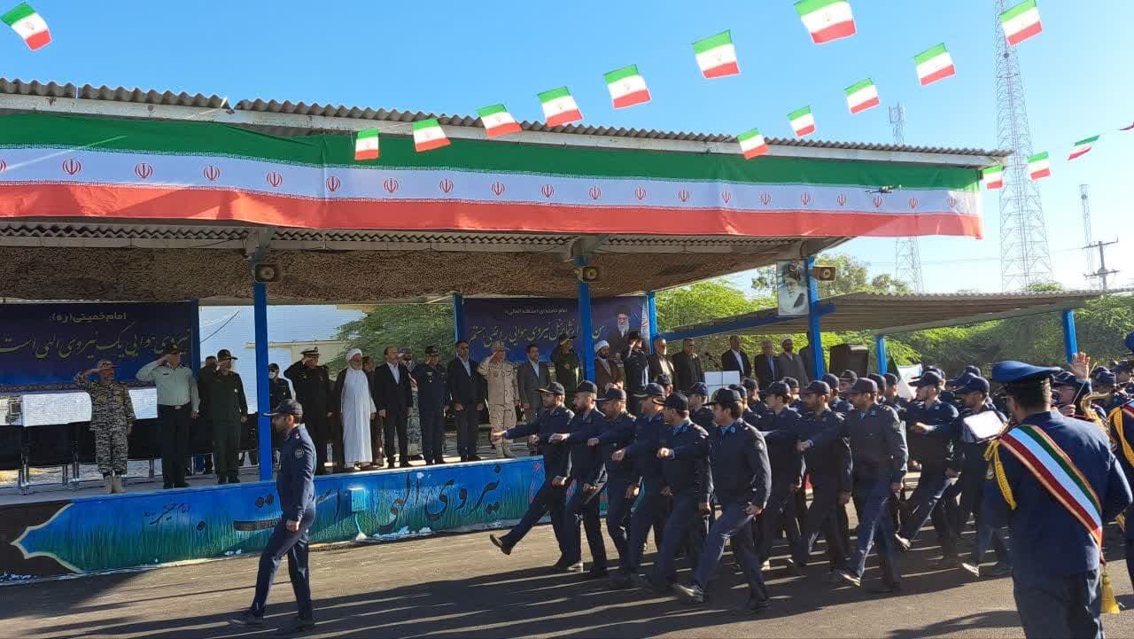 استاندار هرمزگان: بیعت نیروی هوایی ارتش با امام راحل، هیمنه رژیم پهلوی را درهم شکست