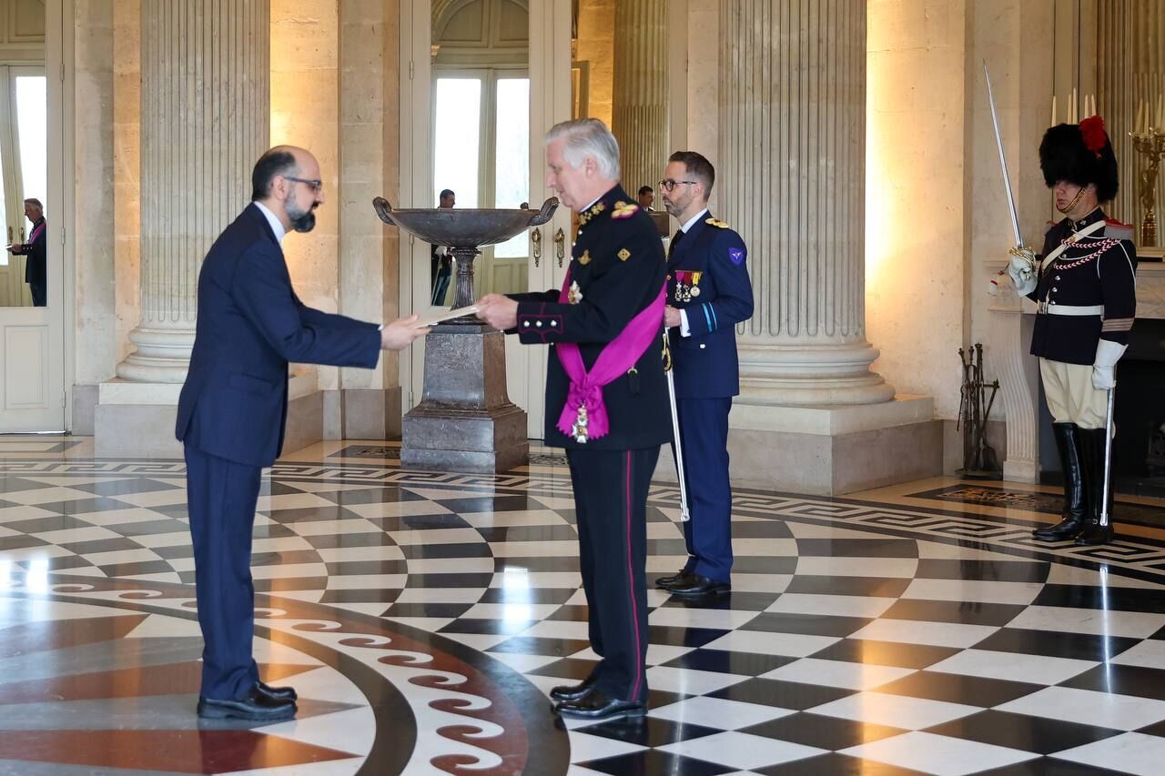 السفير الايراني في بروكسل يقدم اوراق اعتماده لملك بلجيكا