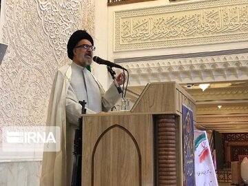 امام جمعه موقت شیراز: عزت و قدرت ایران در انقلاب اسلامی با هیچ چیز قابل معامله نیست