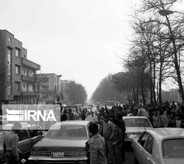 En images ; un jour avant la victoire de la Révolution islamique de 1979