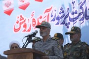 فرمانده کل ارتش: انقلاب اسلامی تمدنی نوین در برابر قدرت‌های استکباری است