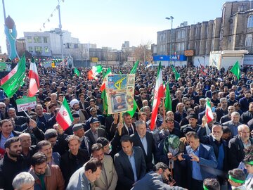 راه پیمایی مردم کنگاور در بزرگداشت پیروزی انقلاب + فیلم