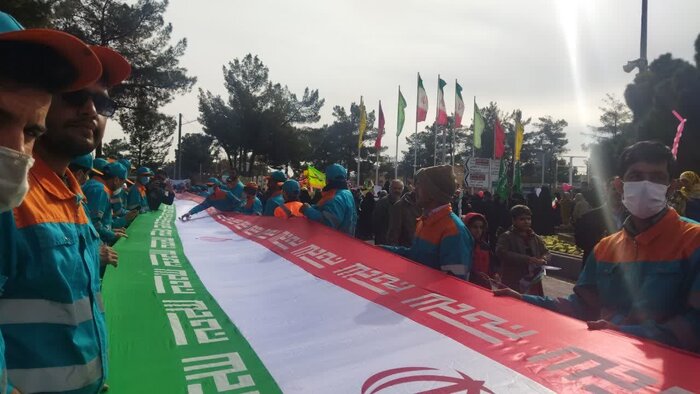 جلوههایی از حضور مردم خراسان جنوبی در جشن انقلاب +فیلم