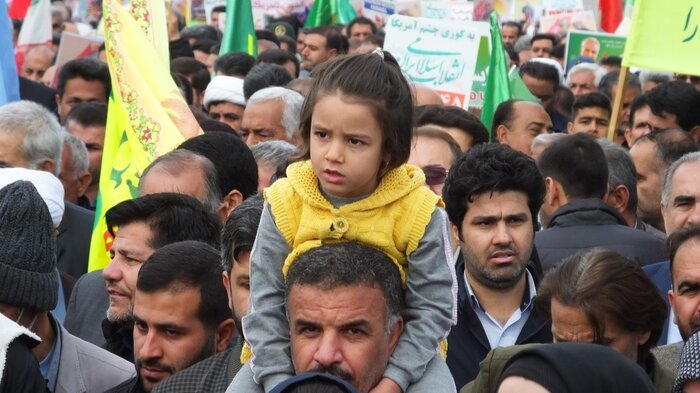 دشمن از صدور انقلاب وحشت دارد