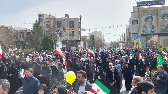 عظمت حضور مردم قم خار چشم دشمنان شد+جلوه‌هایی از راهپیمایی ۲۲ بهمن