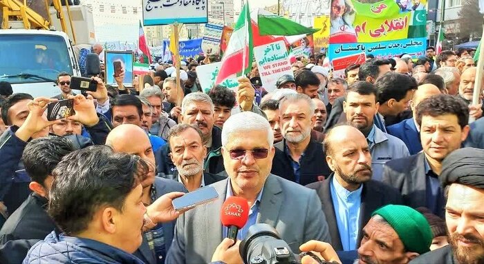 حضور مهاجران خارجی در راهپیمایی ۲۲ بهمن از علاقه آنها به جمهوری اسلامی نشان دارد