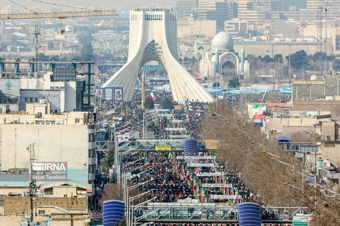 ۲۲ بهمن؛ رنگین کمان اتحاد، انسجام و همدلی مردم برای ایران زیبا