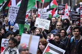Londoners march in support of Gaza Strip