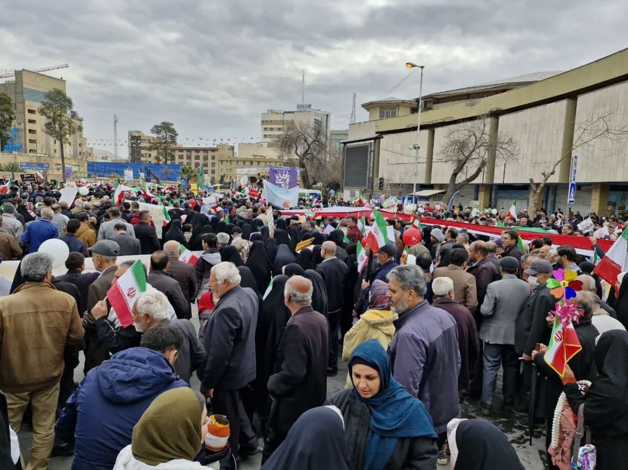 فیلم| شیراز در ۴۵سالگی انقلاب خوش درخشید