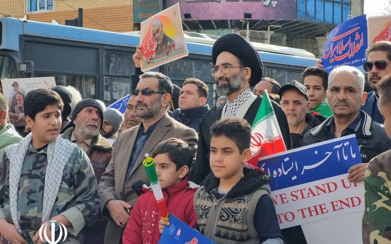 فریاد مرگ بر آمریکا در کاشان طنین انداز شد