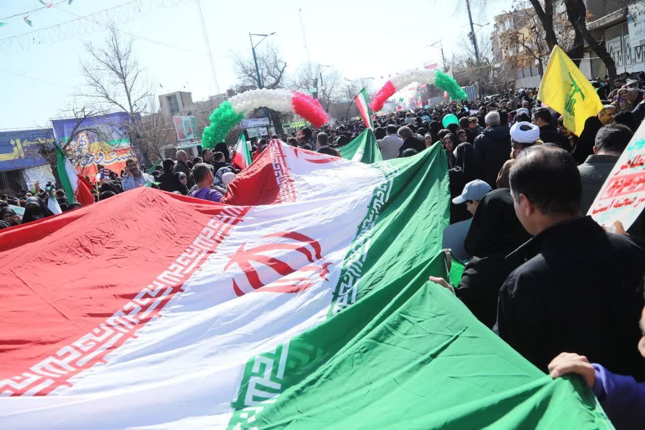 حضور مردم دیار مینودر قزوین در راهپیمایی باشکوه ۲۲ بهمن