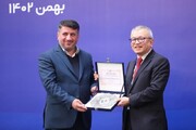 لوح ثبت یزد به‌عنوان پایتخت گردشگری کشورهای عضو مجمع گفت‌وگوهای آسیا به استاندار اهدا شد