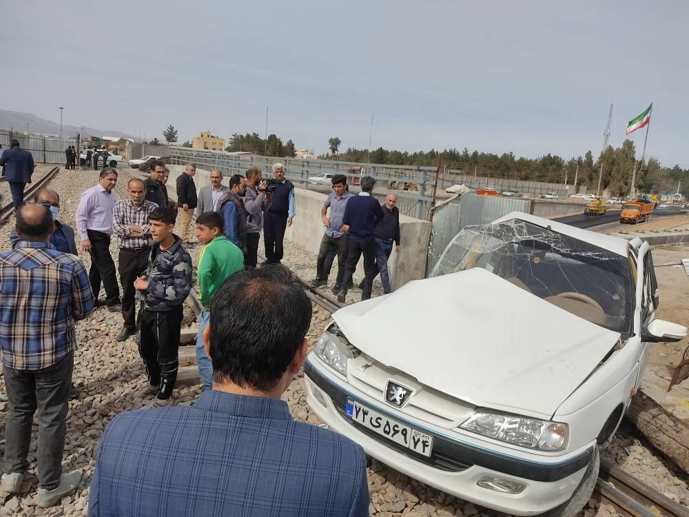 جزئیات برخورد خودرو با لوکوموتیو راه آهن زاهدان اعلام شد