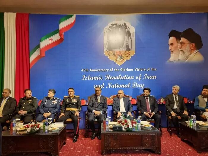 وزير الإعلام الباكستاني يؤكد رغبة بلاده بتعزيز العلاقات الشاملة مع ايران