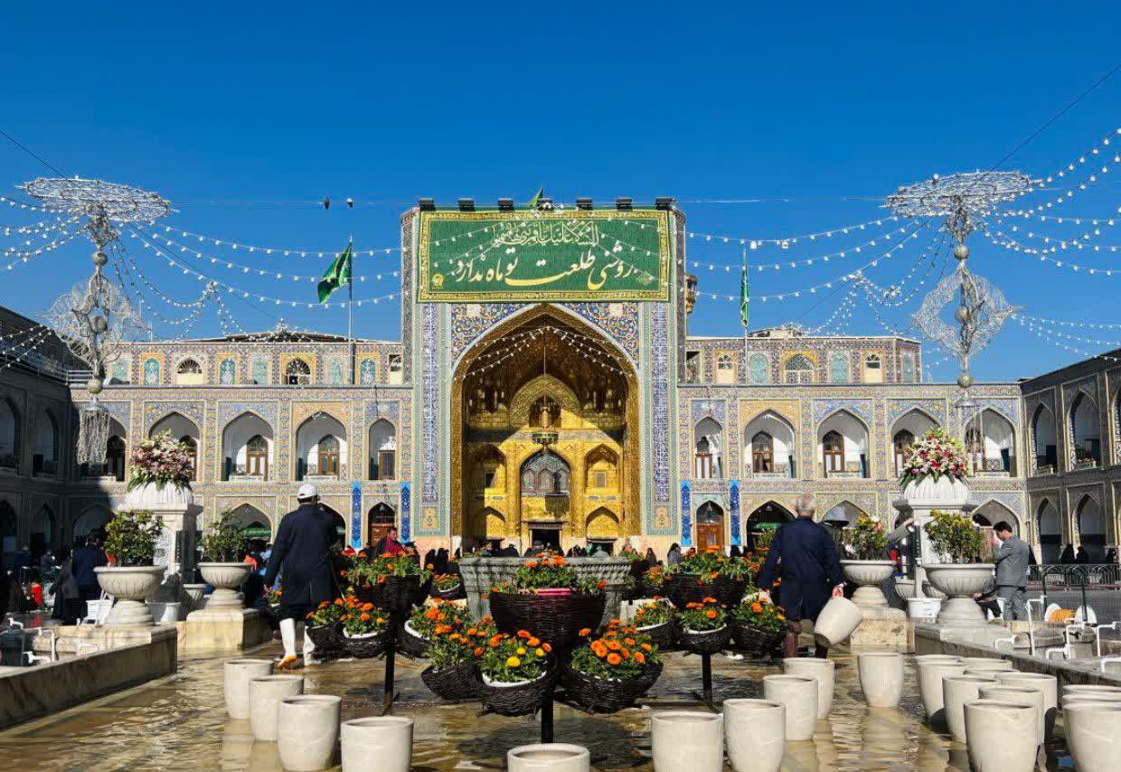 جشن گل و نور در حرم امام هشتم(ع)