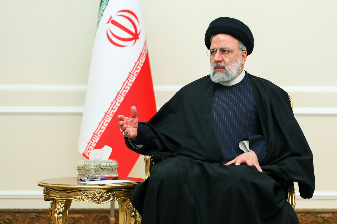 Iran opposes outsiders' presence in region: President