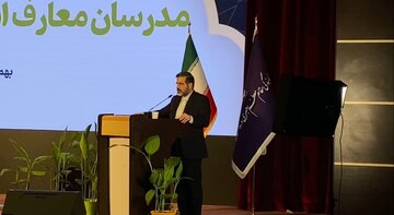 فرهنگ در انقلاب اسلامی مساله اصلی است/ تغییر فضای هنری کشور