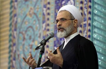 امام جمعه قم: انتخابات از مهمترین دستاوردهای انقلاب اسلامی است