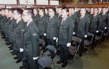 کاهش قوانین سخت‌گیرانه ژاپن برای جذب نیروی نظامی